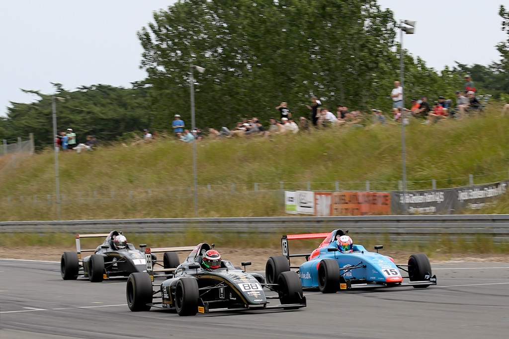 Nordic 4 klassens seneste DM løb var for 2 måneder siden i bakkerne på Djurs, men en NM afdeling på Falkenberg i juli holdt kørerne i gang og sommerpausen blev ikke så lang.
(Foto: Motorsporten.dk)